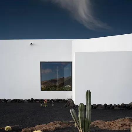 Vulkano Villa *